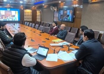 Javid Dar raises MGNREGA wage issue at national review meeting