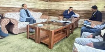 Javid Dar reviews Education Department functioning in Baramulla, Rafiabad