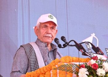 LG Sinha pitches for united fight for drug-free J&K