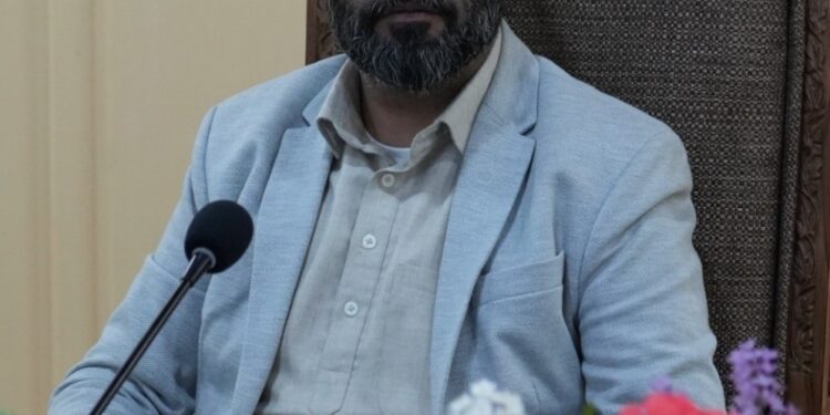 MP Aga Syed Ruhullah Mehdi chairs review meeting at Ganderbal