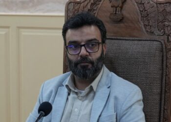 MP Aga Syed Ruhullah Mehdi chairs review meeting at Ganderbal