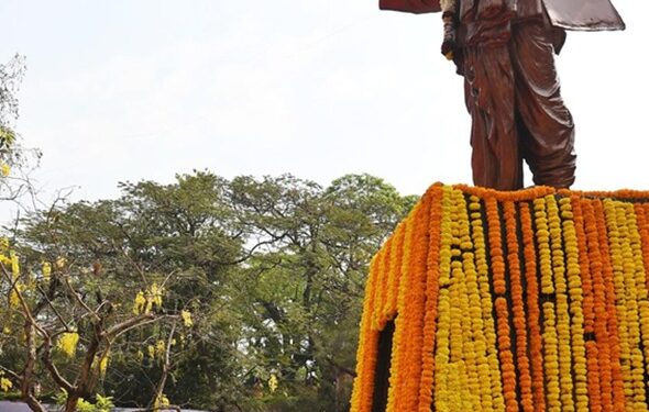 Mahatma Jyotirao Phule: A Light That Still Shows India the Way