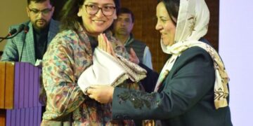 Sakeena Itoo interacts with visiting Parliamentary Standing Committee at Srinagar