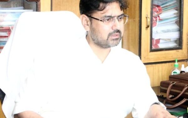 Satish Sharma reviews functioning of Transport Department