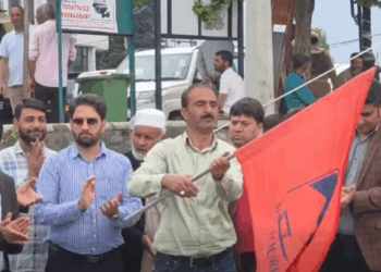 Mega shikara rally held on Dal Lake to promote drug-free society