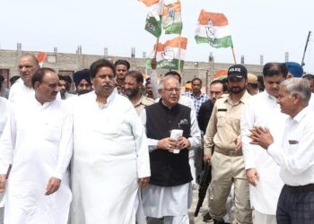 Karra, Bhalla lead Congress rally in R.S. Pura; target Centre over women’s reservation, statehood