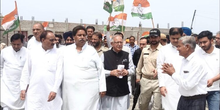 Karra, Bhalla lead Congress rally in R.S. Pura; target Centre over women’s reservation, statehood
