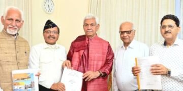 Delegations from Reasi, Senior Citizens Club call on LG Sinha