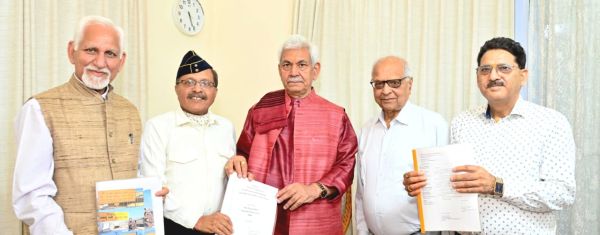 Delegations from Reasi, Senior Citizens Club call on LG Sinha