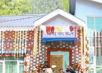 Shinde hands over house to kin of ponywallah killed in Pahalgam attack