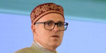 Referring to him as Mama, J&K CM lauds Chouhan for pro-J&K stance