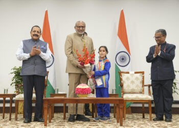 ‘Watan Ko Jano’ Strengthening National Integration, says Vice President during interaction with J&K youth delegation