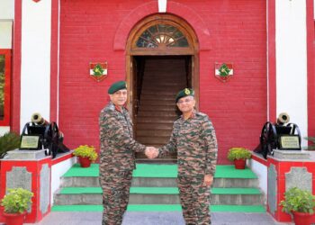 Change of command at Chinar Corps: Lt Gen Prashant Srivastava hands over to Lt Gen Balbir Singh