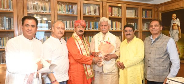 Delegation discusses arrangements for J&K Dashar Kumbh 2026 with LG Sinha