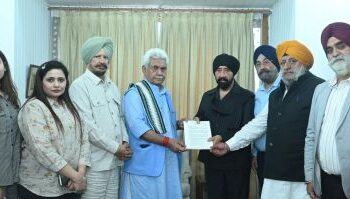 Delegation calls on LG Sinha, proposes “Char Sahibzade MRI & CT Scan Centre” in Kashmir