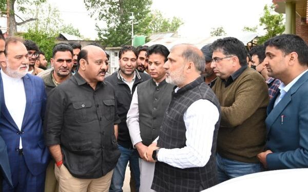 Deputy CM reviews development works in Shopian, stresses timely completion
