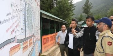 Div Com reviews SANJY-2026 preparations at Pahalgam, directs timely completion of works