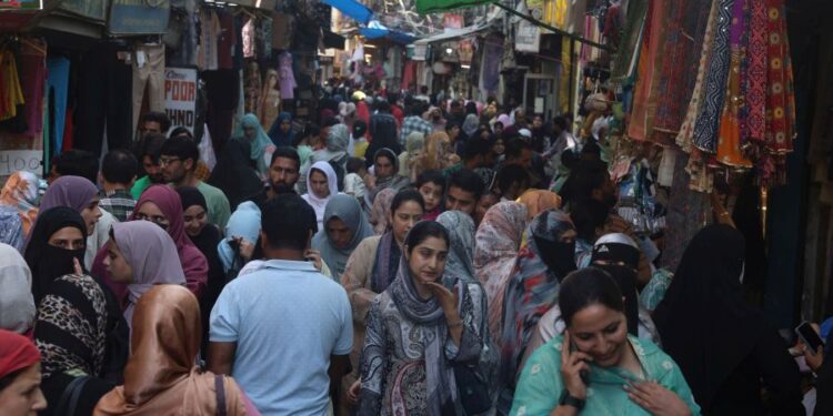 Srinagar markets witnessed quite good footfall ahead of Eid