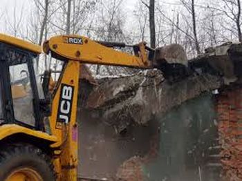 Irony: Forest Deptt demolishes, Minister condemns…