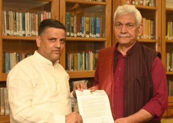 MLA Marh, Coordination Committee delegation call on LG Manoj Sinha