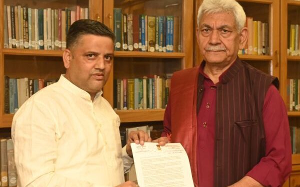 MLA Marh, Coordination Committee delegation call on LG Manoj Sinha