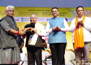 LG Sinha attends 9th Maati Samman Samaroh in Mumbai