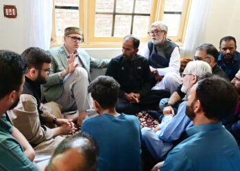 CM meets family of murdered minor in Budgam, promises justice
