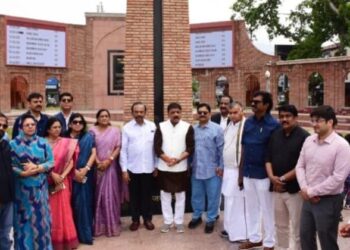 Parliamentary panel reviews Smart City projects in Srinagar, visits riverfront and Lal Chowk