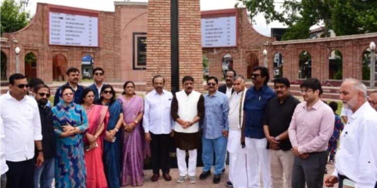 Parliamentary panel reviews Smart City projects in Srinagar, visits riverfront and Lal Chowk