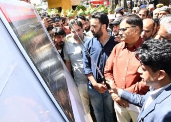 Rana reviews development works in Shopian, Pulwama Districts