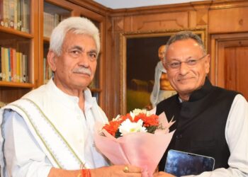 MP Sanjay Seth, Altaf Bukhari, BJP leader Aijaz Hussain call on LG Sinha