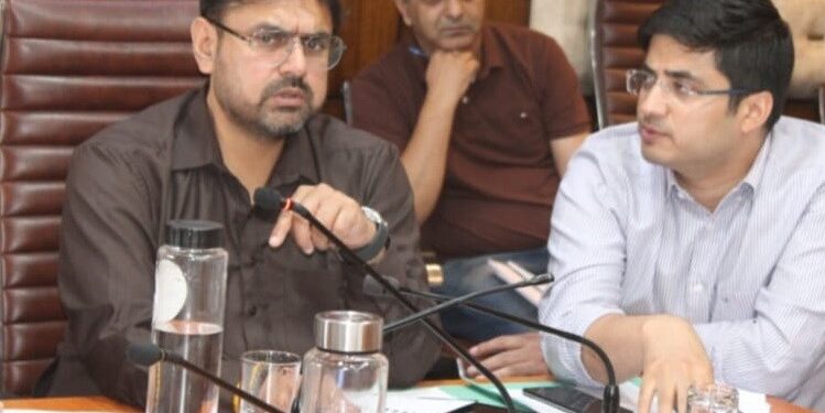 Govt to examine Smart City bus route extensions beyond Srinagar limits
