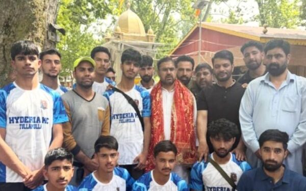 Satish Sharma visits Kheer Bhawani, Mir Baba Hyder Shrines