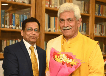 FICCI Secretary General, MLA Kangan call on LG