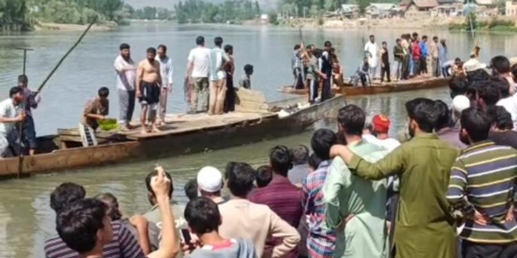Three youths drown in Jhelum while washing tents in Hajin