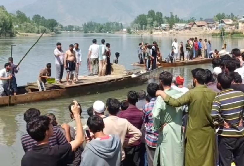 Three youths drown in Jhelum while washing tents in Hajin – Kashmir Images  – Latest News Update