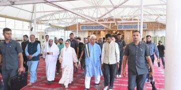 LG reviews preparations for Eid ul-Azha at Hazratbal Shrine