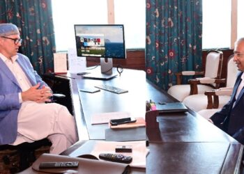 CM meets legislators, VCs, delegations