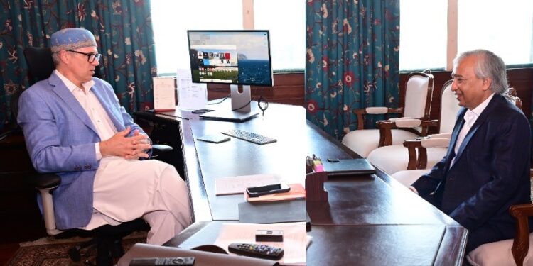 CM meets legislators, VCs, delegations