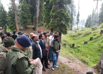 Deputy CM assesses rescue operation following Gondola technical snag at Gulmarg