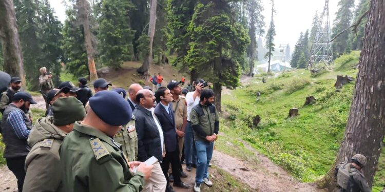 Deputy CM monitors rescue efforts following Gondola disruption
