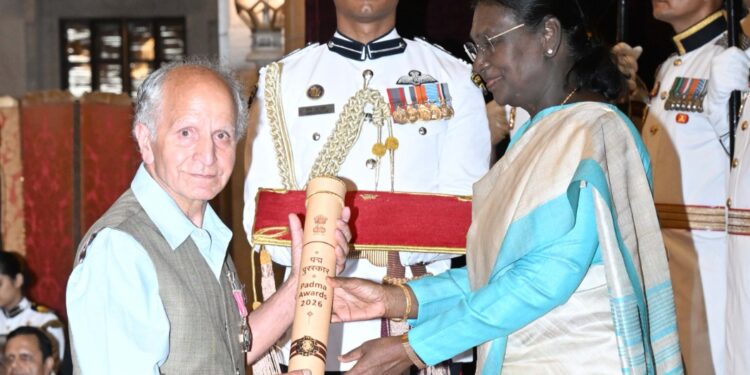 President Murmu confers Padma Shri on Prof Shafi Shauq