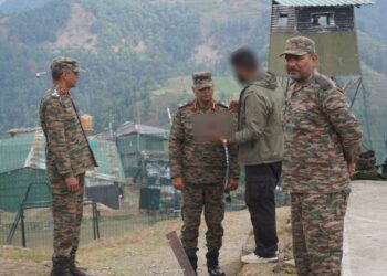 GoC White Knight Corps reviews Op Sheruwali as anti-terror operation in Rajouri enters 11th day