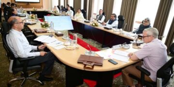 CM reviews progress of lake conservation initiatives