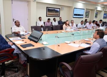 CM Omar Abdullah stresses timely completion of rural road projects