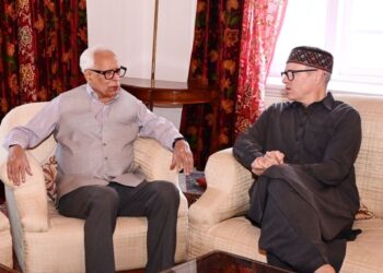 CM meets former governor N N Vohra, Bihar Assembly speaker, Himachal minister