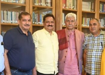 Amarnath Yatra Welfare Society delegation, AJBRCEAK chairman call on LG