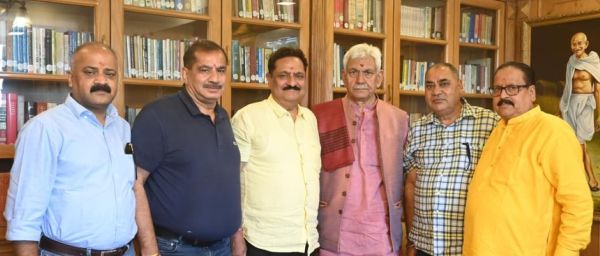 Amarnath Yatra Welfare Society delegation, AJBRCEAK chairman call on LG