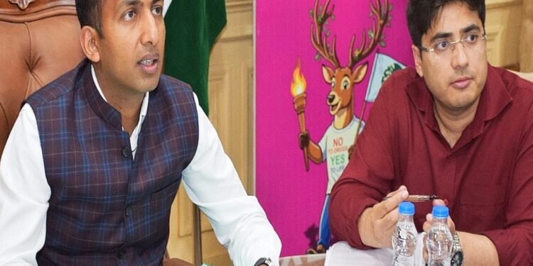 Div Com Kashmir reviews SMRDA projects, stresses timely completion of development works
