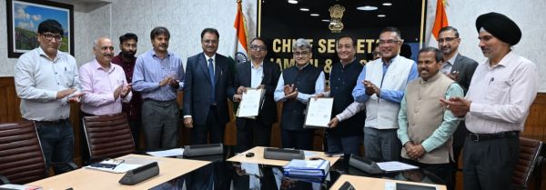 Govt ties up with J&K Bank to provide ₹5 lakh accidental insurance cover to daily wagers